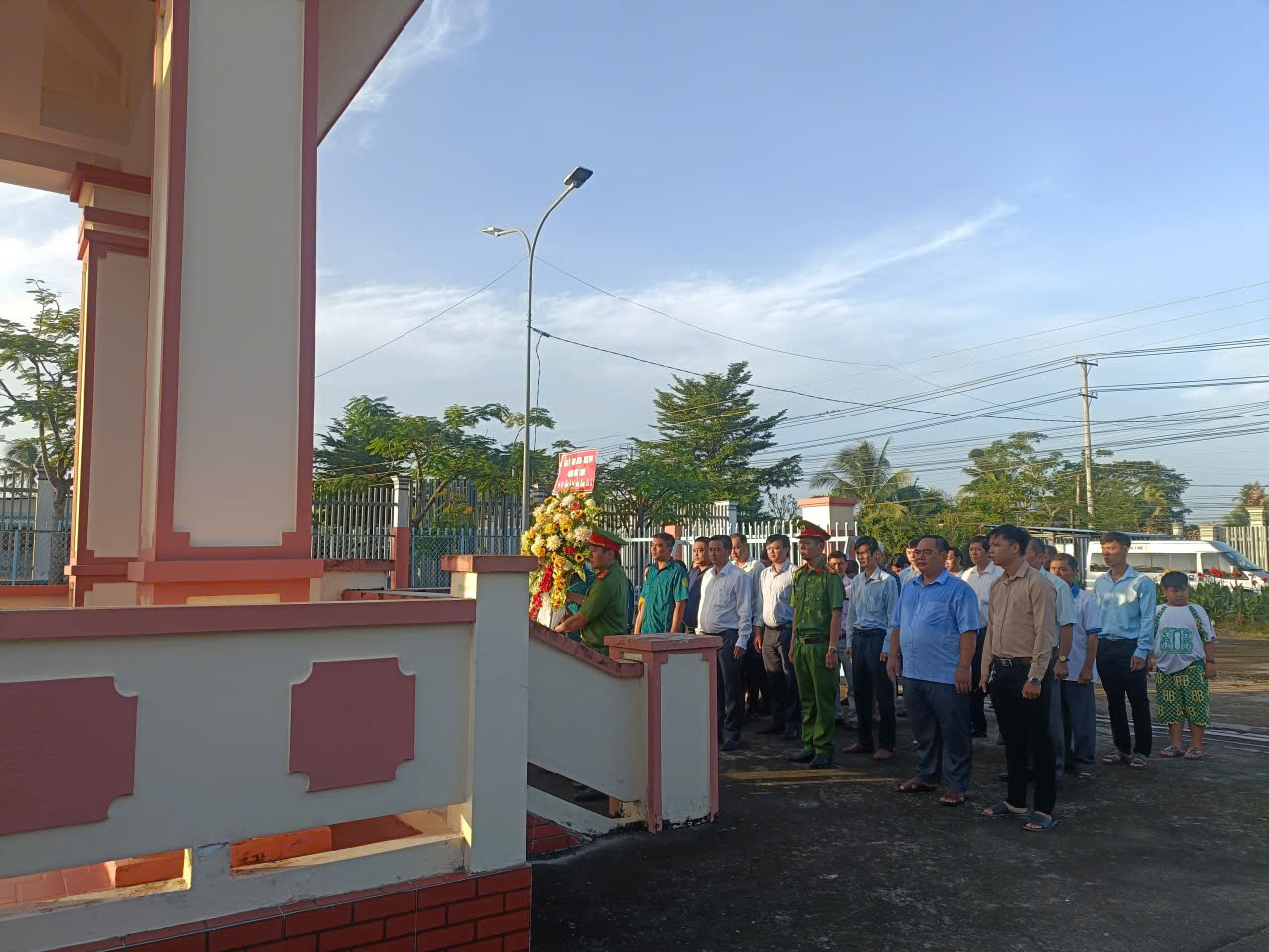 Phường Đông Thành tổ chức Lễ viếng bia tưởng niệm các Anh hùng liệt sĩ nhân kỷ niệm 78 năm Ngày Thương binh - Liệt sĩ (27/7/1947 – 27/7/2025)
